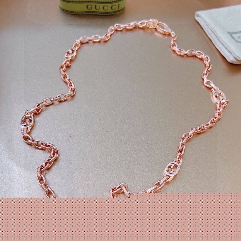 G*u*i necklaces